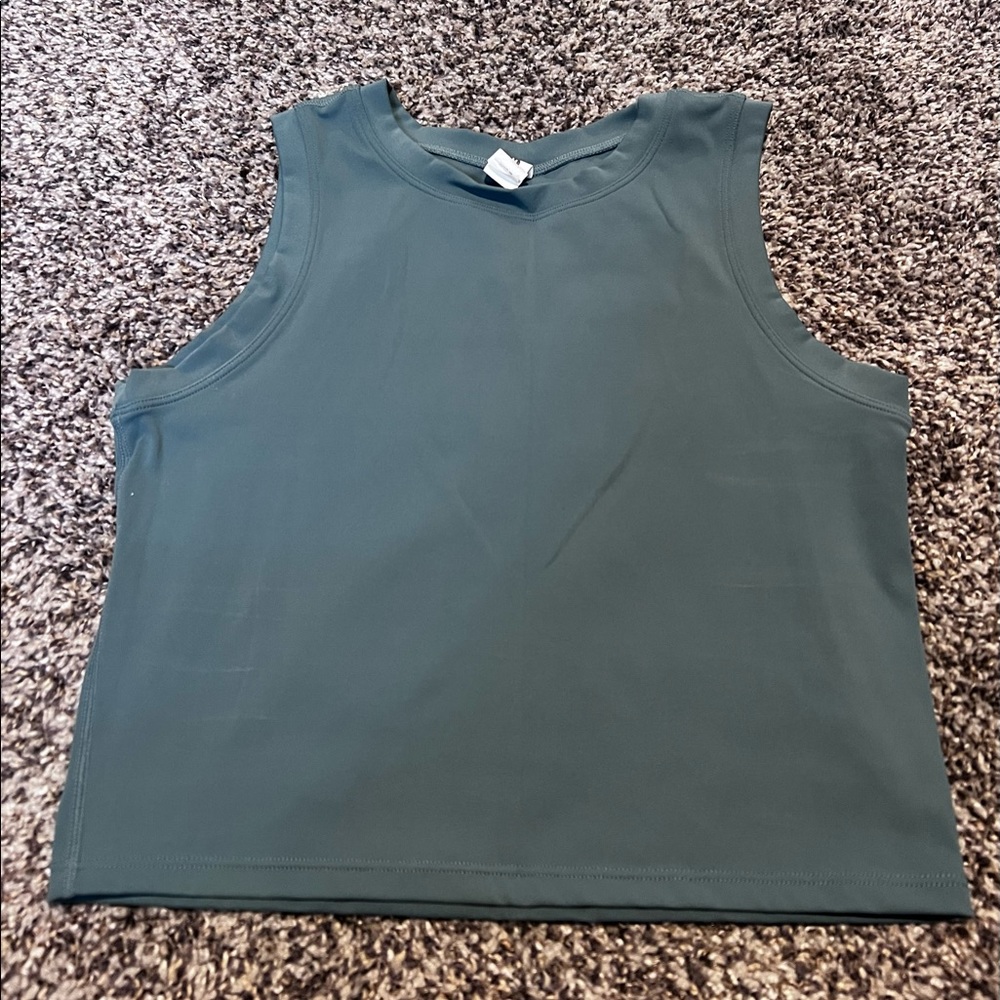 Paragon Fitwear Columbia Crop Top - Size Medium